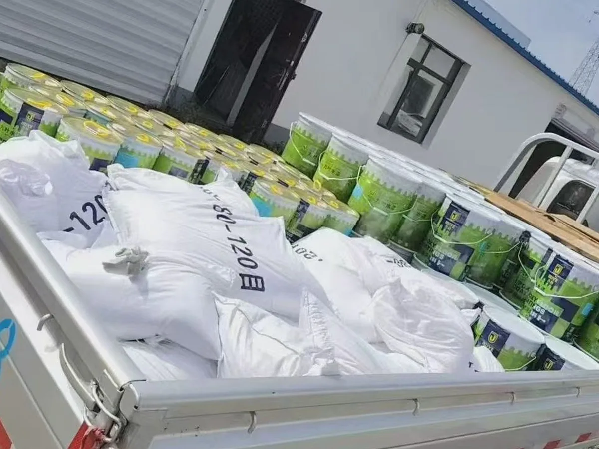 无机磨石与系统产品系列 材料实物实拍（80-120 目石英砂骨料与配套材料）